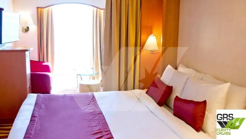 Tàu du lịch để bán