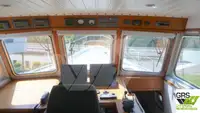 Tàu làm việc để bán