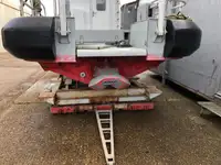 Tàu làm việc để bán