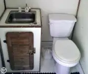 Tàu du lịch để bán