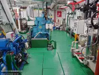 Tàu kéo để bán