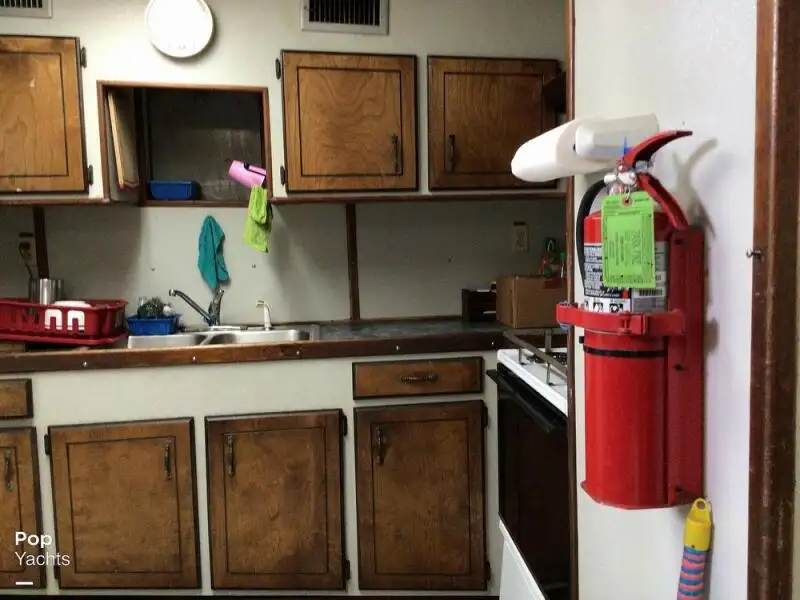 Tàu kéo lưới để bán