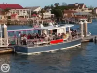Tàu du lịch để bán