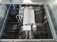 Tàu chở thủy thủ đoàn để bán