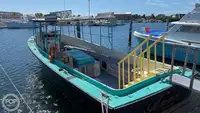 Tàu du lịch để bán