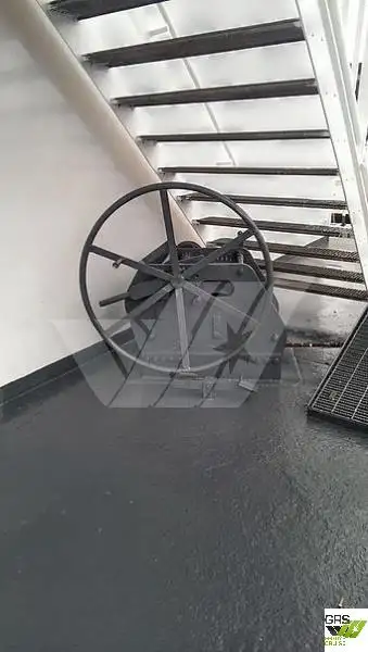 Sà lan chở người để bán