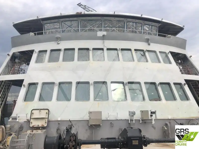 Tàu du lịch để bán