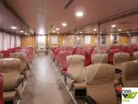 Tàu chở khách và hàng hóa để bán
