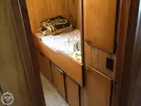 Tàu kéo lưới để bán