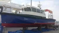 Tàu chở thủy thủ đoàn để bán