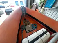 Tàu làm việc để bán