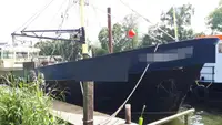 Tàu kéo lưới để bán