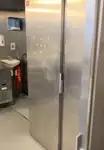 Tàu chở khách và hàng hóa để bán