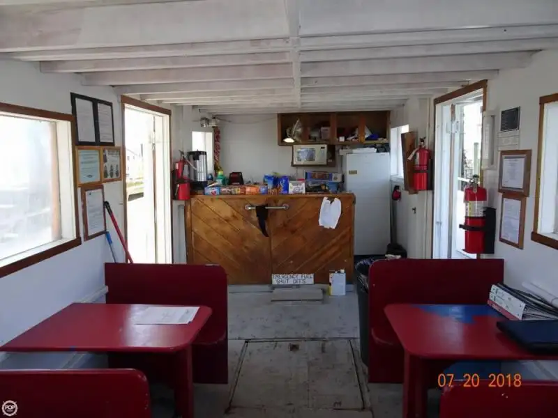 Tàu đánh cá để bán