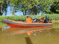 Thuyền phao cứng để bán