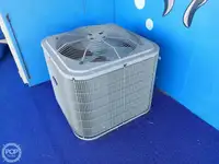Tàu du lịch để bán