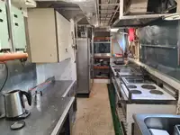 Tàu câu dài để bán