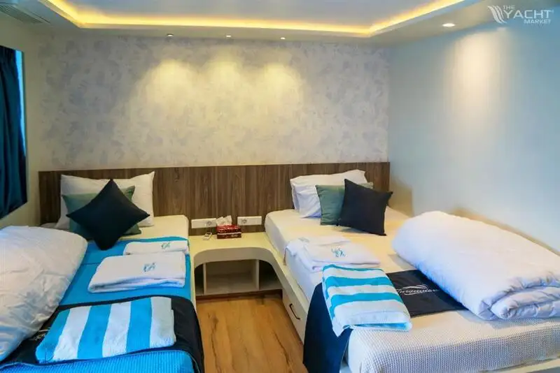 Tàu hỗ trợ lặn để bán