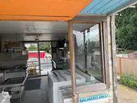 Tàu hai thân để bán