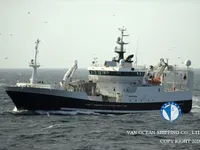 Tàu kéo lưới để bán