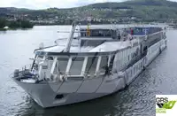 Tàu du lịch để bán
