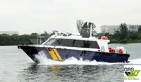 Tàu chở thủy thủ đoàn để bán