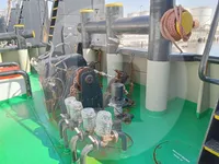 Tàu kéo để bán