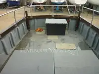 Tàu kéo lưới để bán