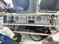 Tàu du lịch để bán