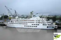 Tàu du lịch để bán