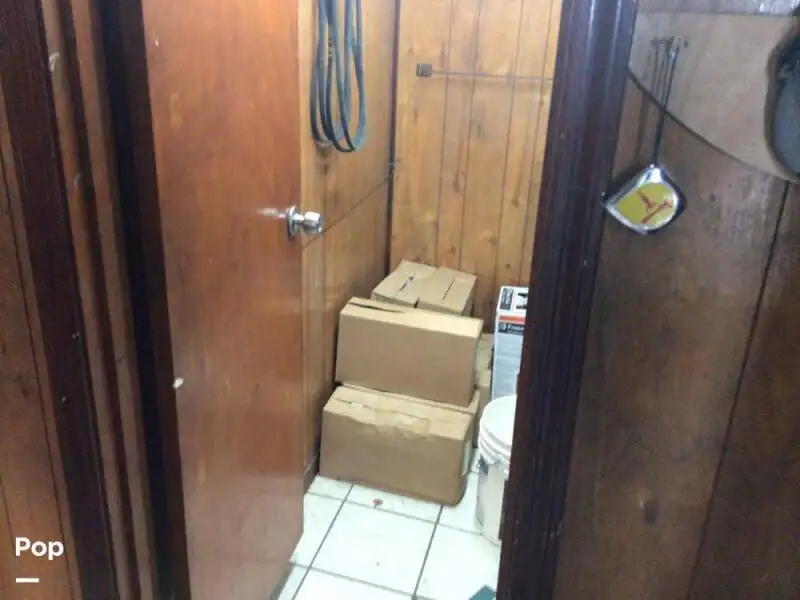 Tàu kéo lưới để bán