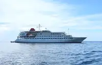 Tàu chở khách rao bán