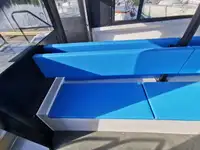 Tàu container để bán