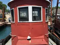 Tàu kéo để bán