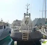Tàu kéo để bán