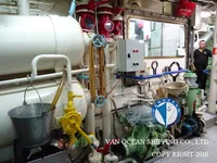 Tàu kéo lưới để bán
