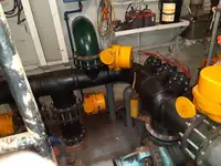 Tàu kéo lưới để bán