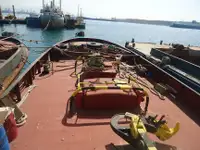 Tàu kéo để bán