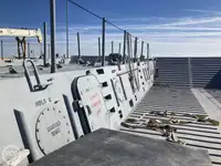 Tàu đổ bộ, chở hàng để bán