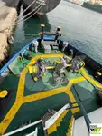 Tàu kéo để bán