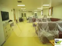 Sà lan chở người để bán