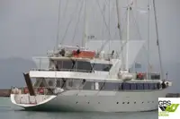 Tàu du lịch để bán