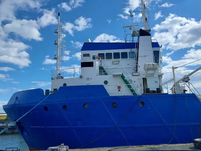 Tàu container để bán