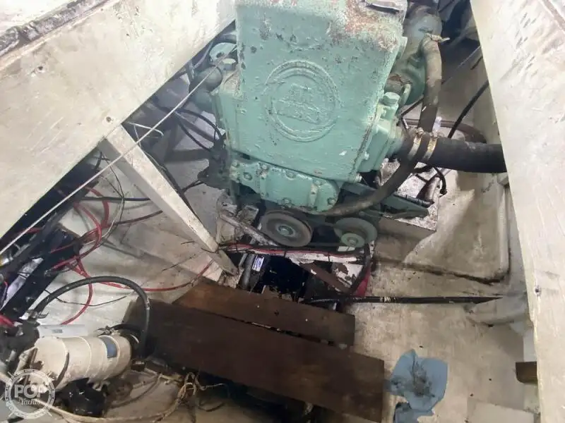 Tàu kéo lưới để bán