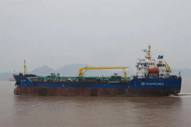 Tàu chở dầu, tàu chở hóa chất rao bán