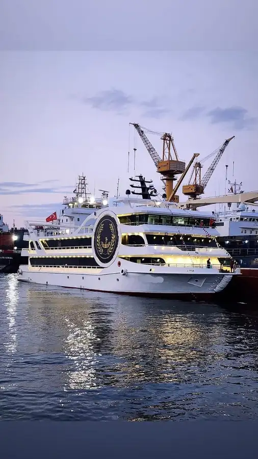 Tàu thuyền rao bán