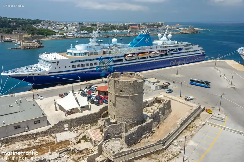 Tàu thuyền rao bán