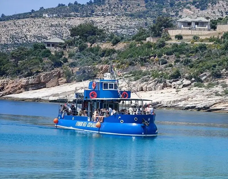 Tàu ngầm rao bán