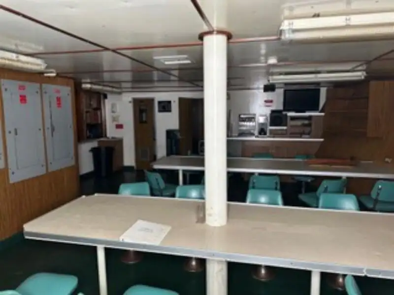 Thuyền kéo rao bán