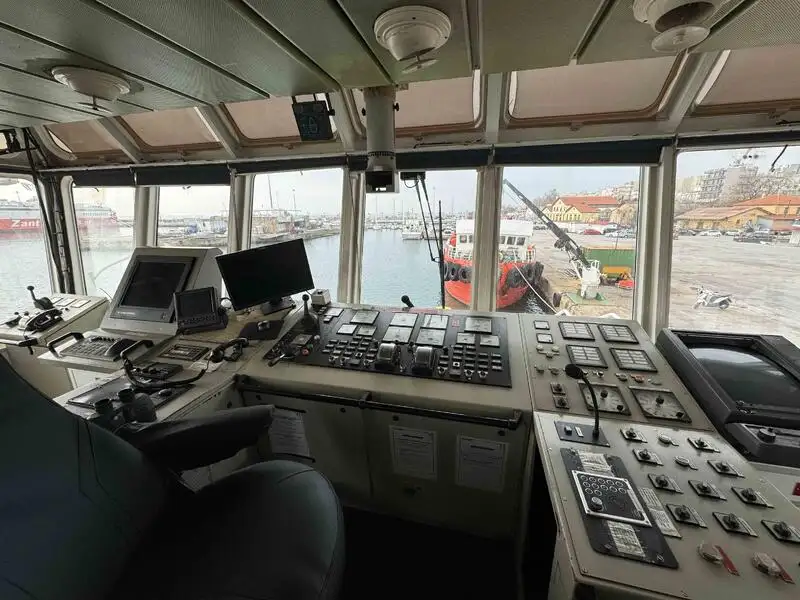 Thuyền kéo rao bán